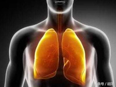 肺纤维化已经很严重,还要合并肺气肿,特点是容
