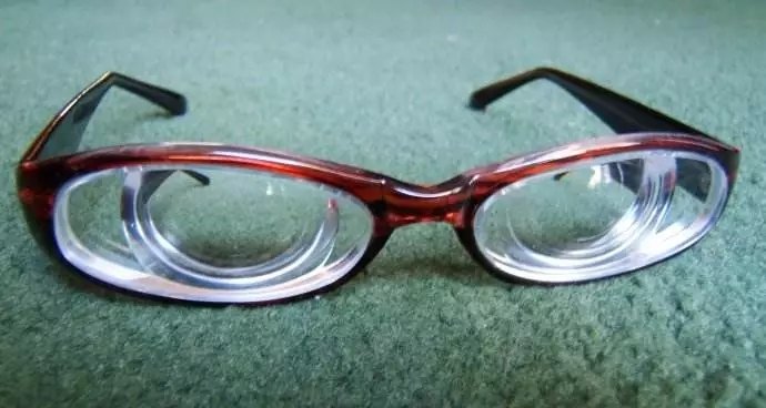 小孩子也要戴隐形眼镜?RGP和OK镜和一般的