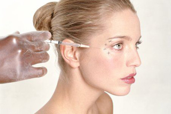 肉毒毒素:缓解面肌痉挛+除皱,一举两得的新技