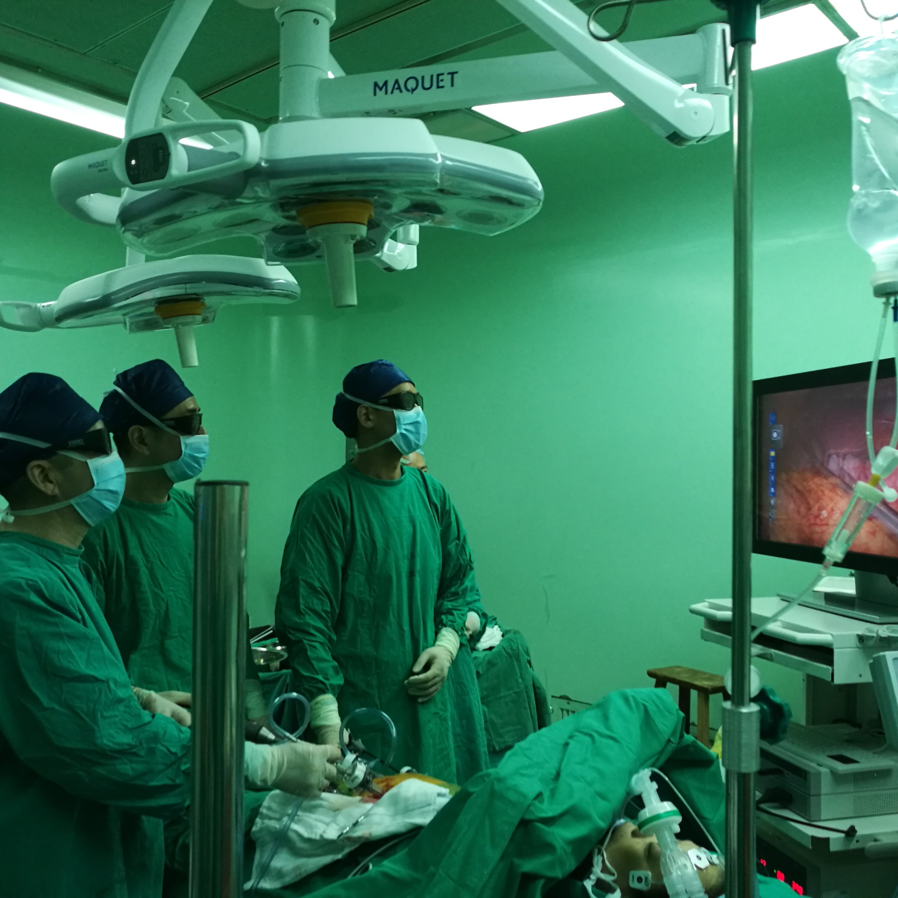 充分发挥3d腹腔镜的优势,同时做两个不同部位的手术 - 好大夫在线