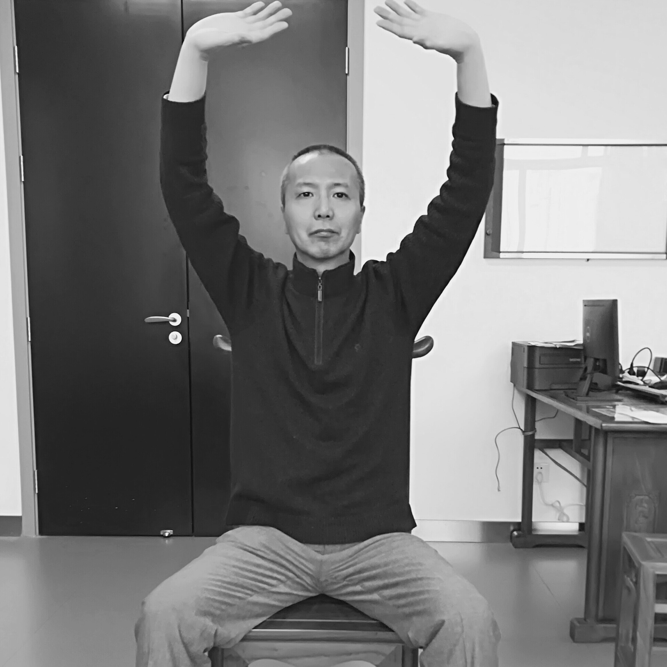 颈椎病康复第三要--抻筋