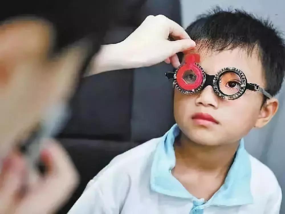 青少年近视眼患病率高达70%,你们家孩子还好吗?