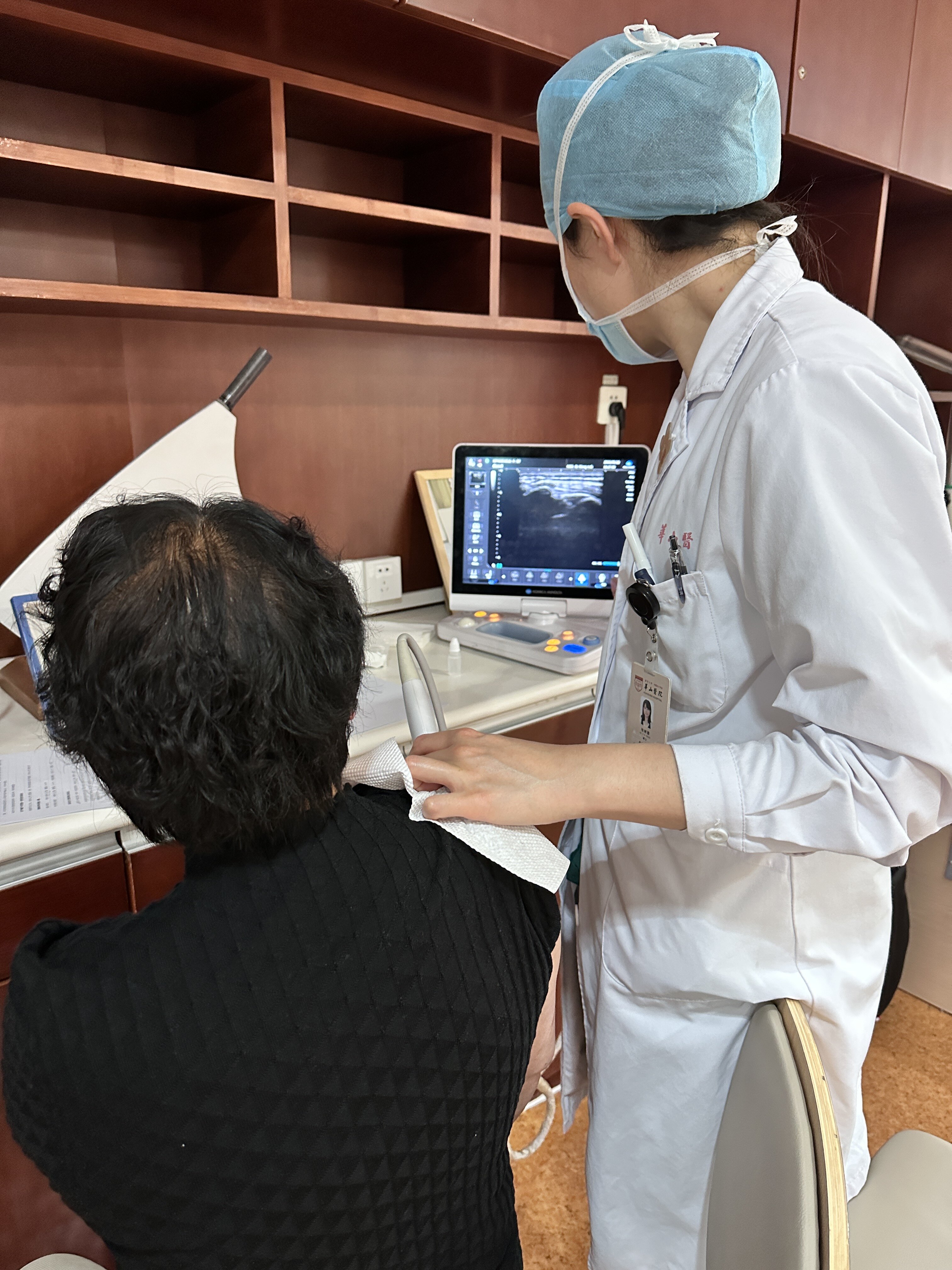 復(fù)旦大學(xué)醫(yī)學(xué)院附屬華山醫(yī)院北京看病指南必知的簡單介紹 復(fù)旦大學(xué)醫(yī)學(xué)院附屬華山醫(yī)院北京看病指南必知的簡單介紹