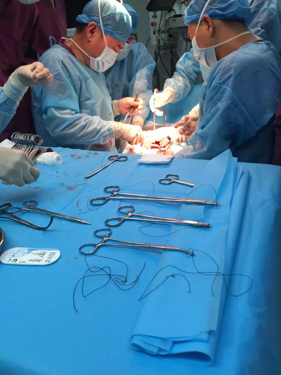 请四医大西京医院岳树强教授来科手术演示