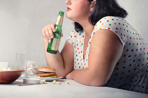 很多人都觉得自己越忙越胖,这是为压力会令荷尔蒙增加导致血糖值上升