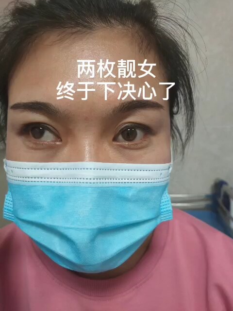 默认图片
