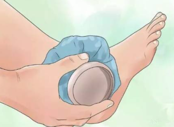 崴脚后没骨折就没事了吗踝关节扭伤正确的处理原则