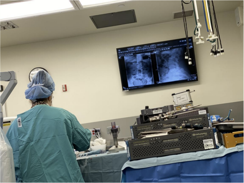 在这里低年资住院医师,高年资住院医师,fellow,attending doctor/教授