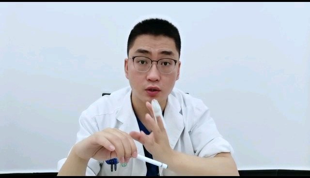 足月的胎膜早破能不能不催产？