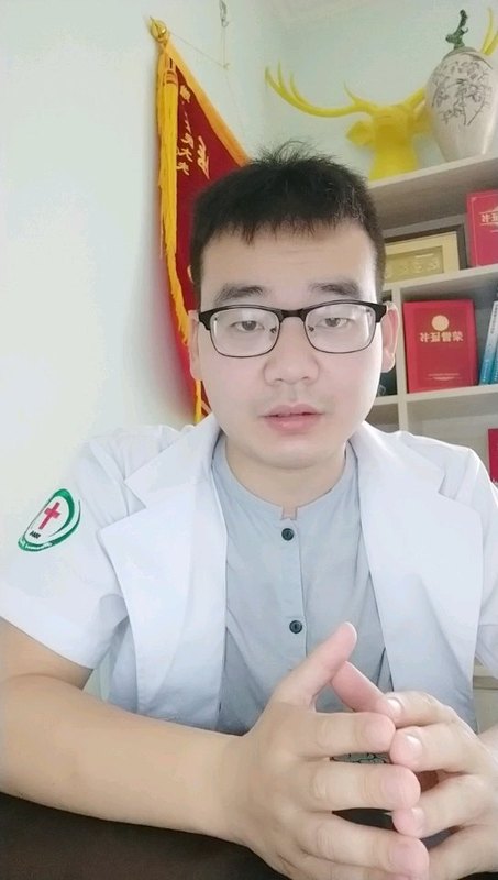 手不自觉的抖动是怎么回事？
