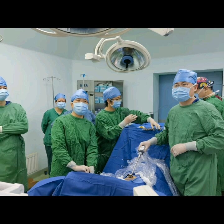 胸腔镜下肺大疱减容术