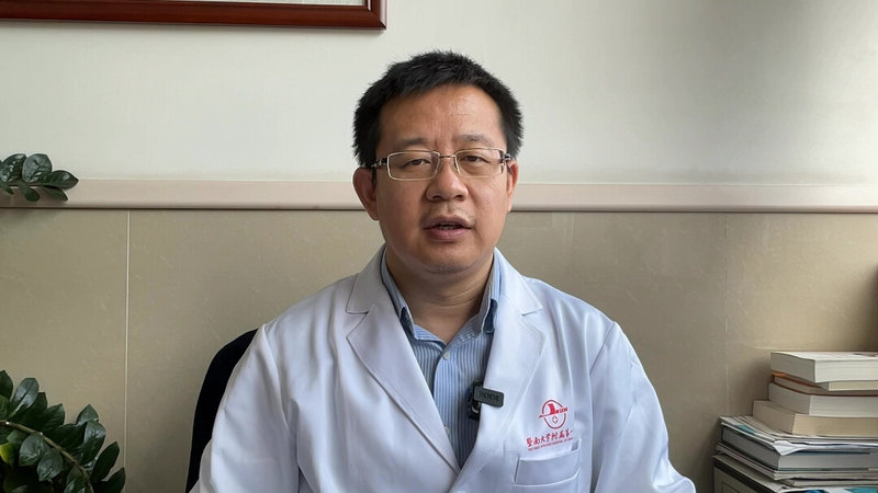 3. 什么是脊柱后凸畸形？